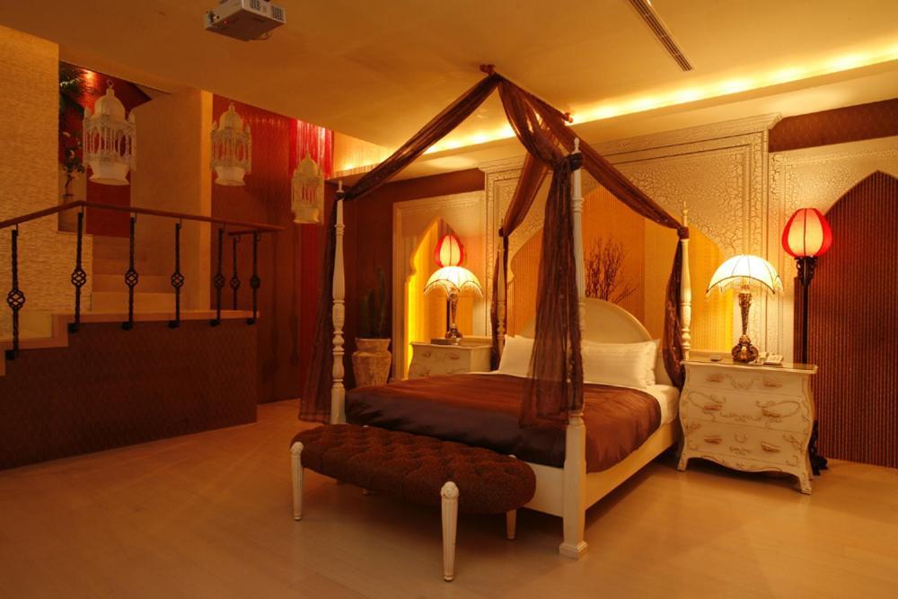 Chateau Boutique Motel Taichung Exterior foto